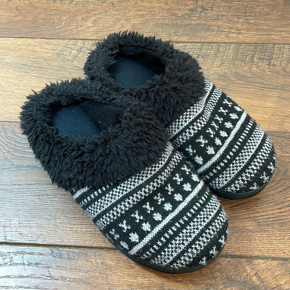 Isotoner Fair Isle‎ Sweater Knit Faux Fur Slippers - Size 8.5-9